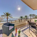 Emma Beachfront Apartment By Sealand Villas